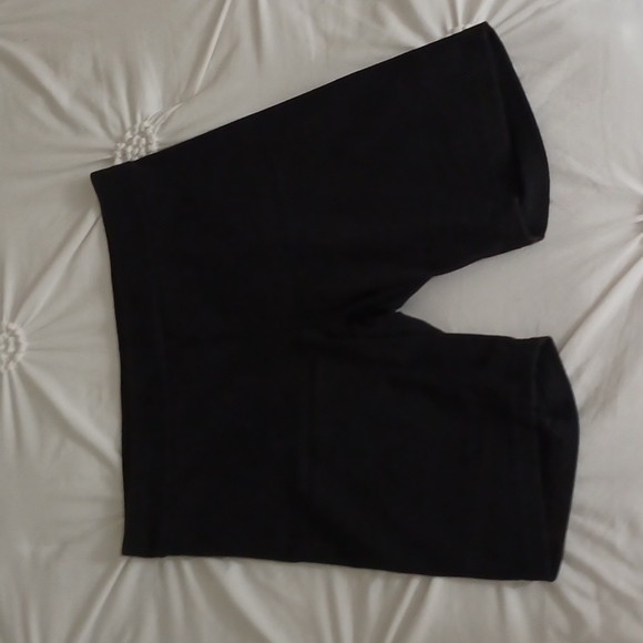 HUE Pants - HUE cotton bike shorts women's size M